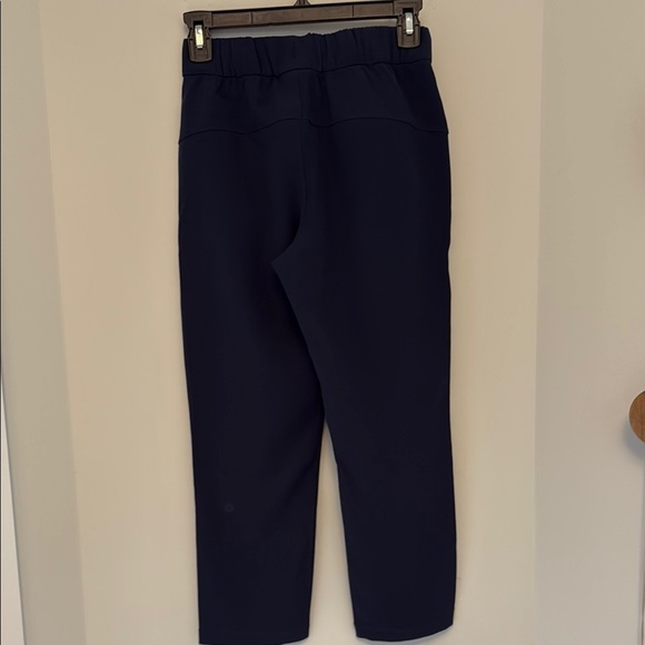 Lululemon On The Fly Crop *Woven 23" True Navy Size 2 - Picture 7 of 9